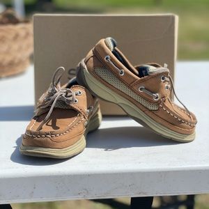 Boys Sperry boat shoes size 9